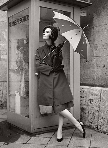 Les chaussures de femme en cuir sont bien ajustées. Les chaussures de femme en cuir sont bien ajustées.